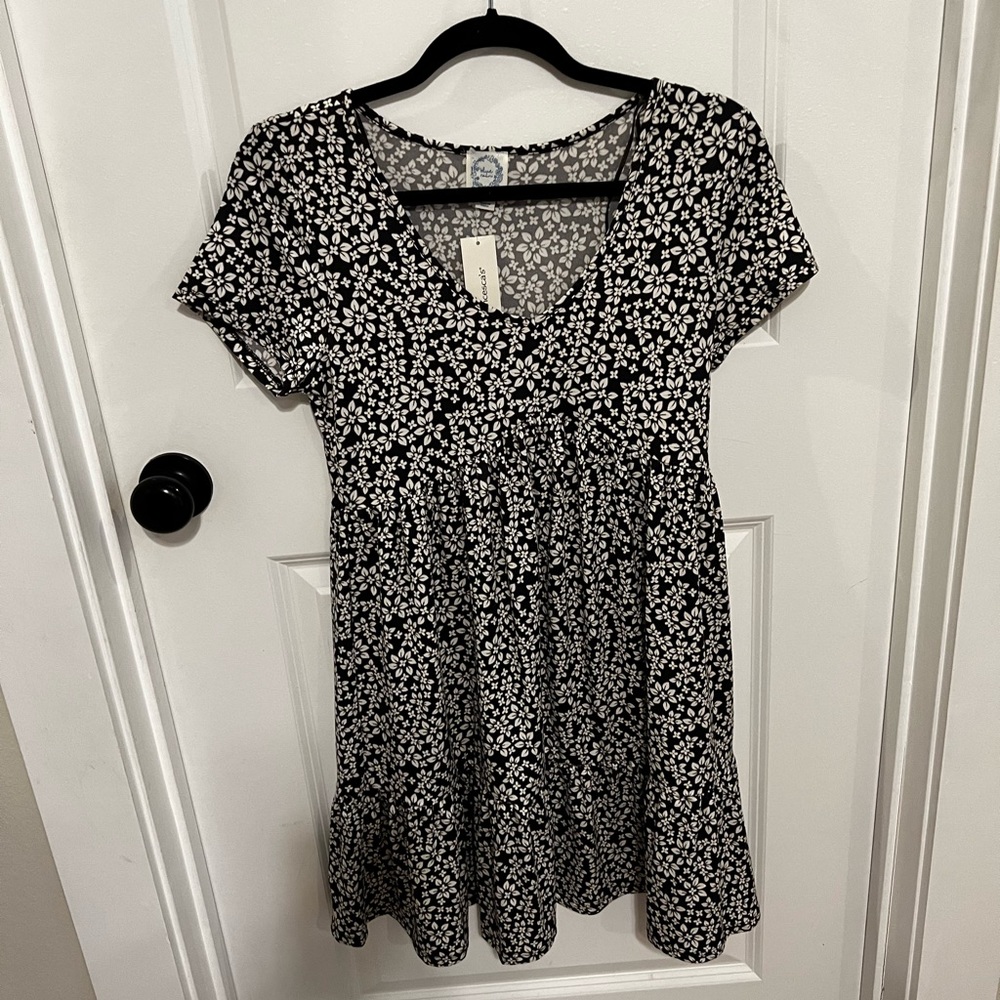 Francesca‘s collection dress